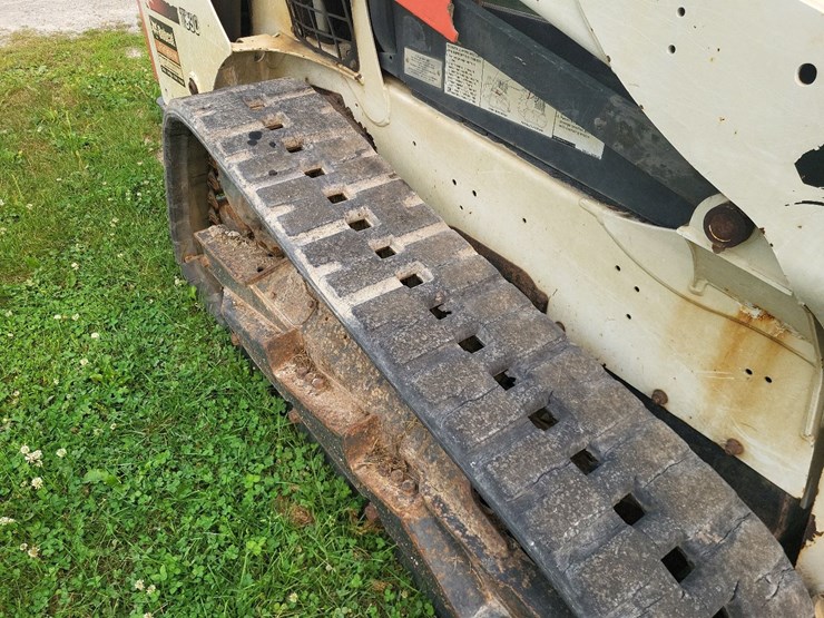 2016-bobcat-t590-skid-loader-image-27