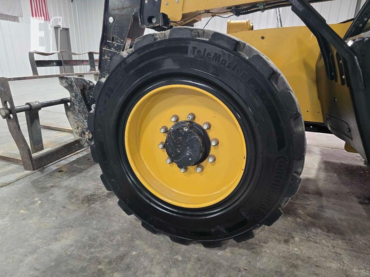 2016-caterpillar-tl642d-image-22