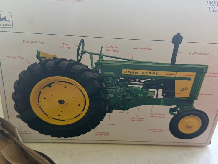 john-deere-720-image-13