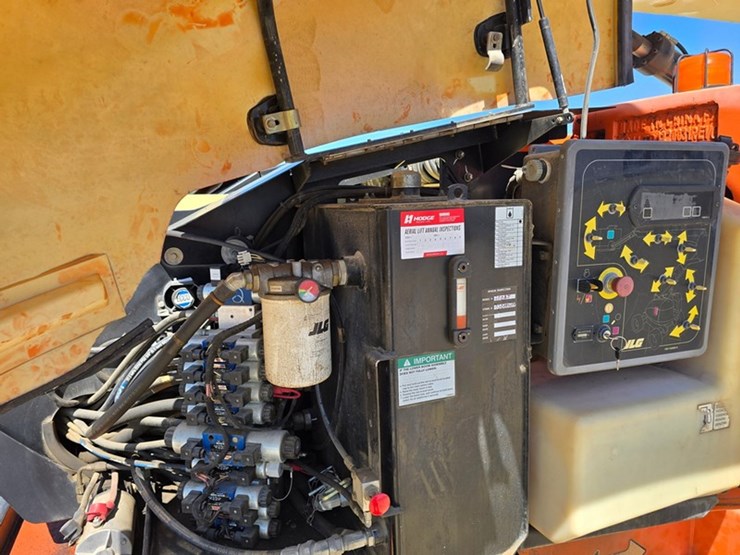2013-jlg-600aj-image-16