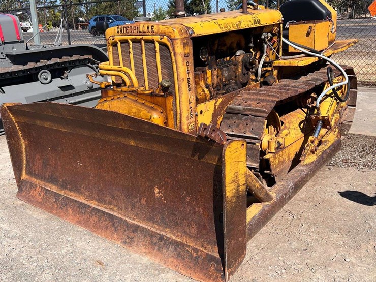 caterpillar-d2-image-1