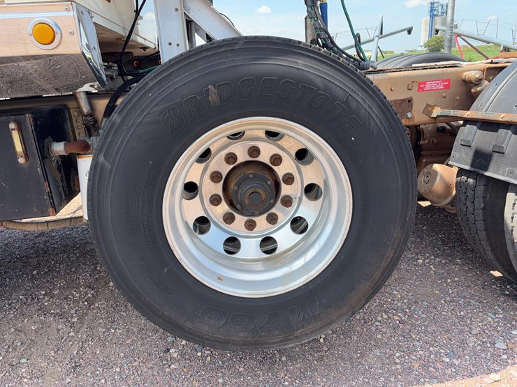 2011-western-star-4900fa-image-20