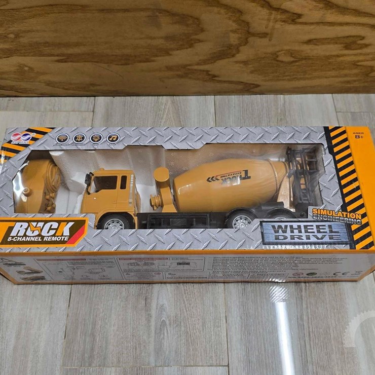 2026 FUTURE REMOTE CONTROL MIXER TRUCK TOY.