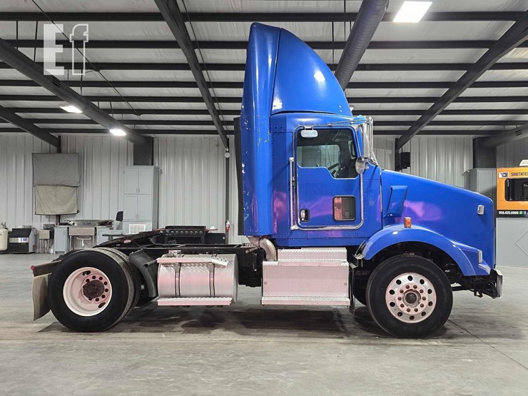 2013-kenworth-t800-image-6