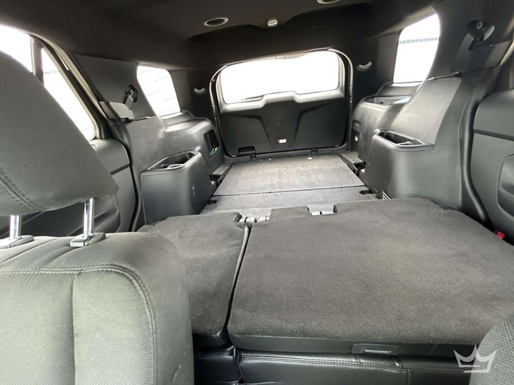 2016-ford-explorer-image-19
