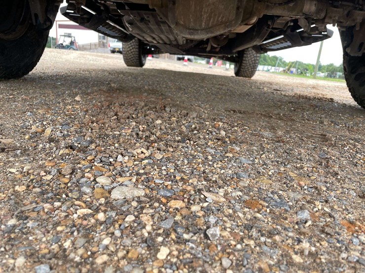 2013-ford-f150-raptor-image-24