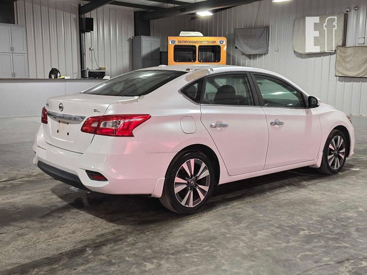 2017-nissan-sentra-image-3