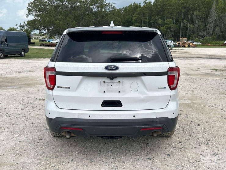 2016-ford-explorer-image-20