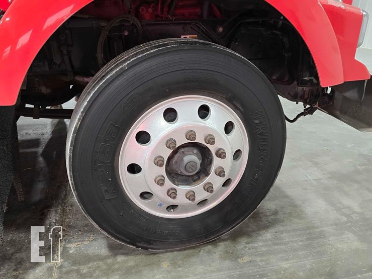 2013-kenworth-t800-image-28