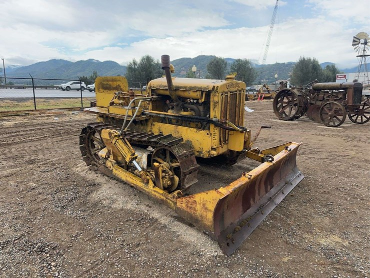 caterpillar-fifteen-image-7