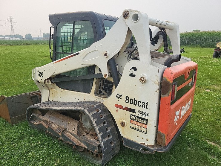 2016-bobcat-t590-skid-loader-image-16