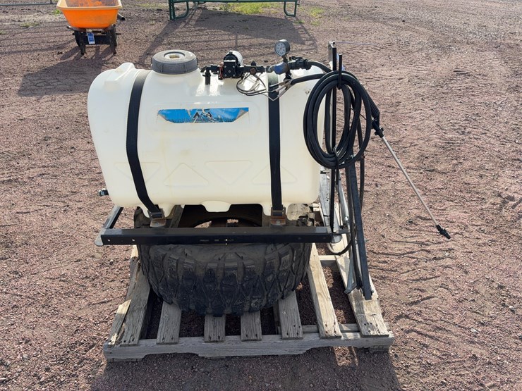 master-manufacturing-utv-sprayer-image-4
