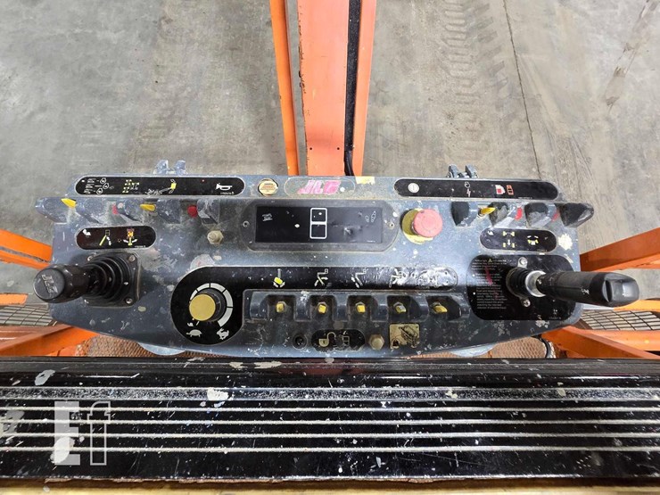 2006-jlg-600aj-image-11