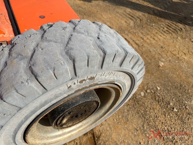 2015-jlg-e300ajp-image-6