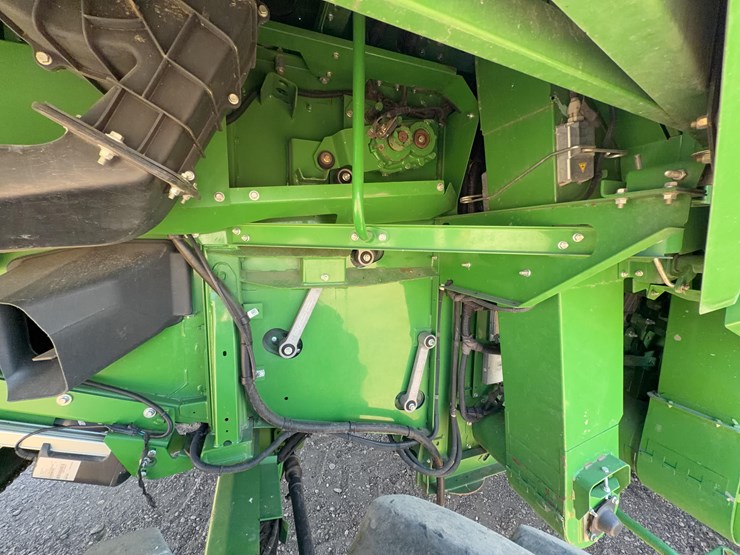 2015-john-deere-s680-image-32