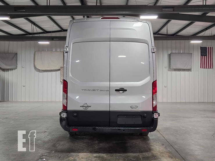 2015-ford-transit-image-8