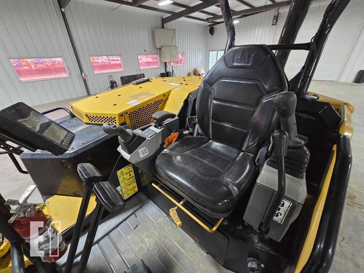 2021-caterpillar-306cr-image-18