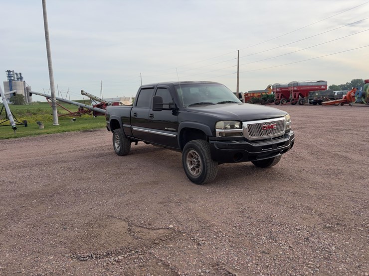 2003-gmc-sierra-2500hd-image-3