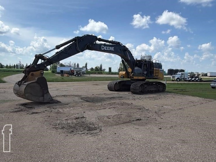 2015-deere-470g-lc-image-10