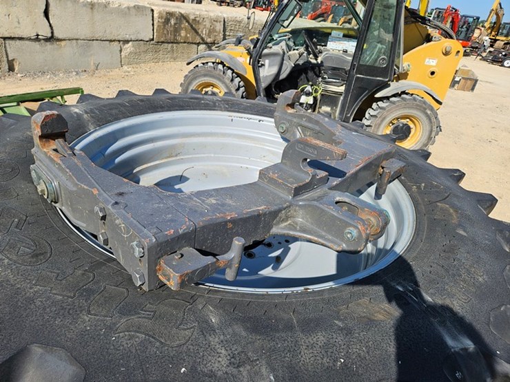 massey-ferguson-7624-image-83