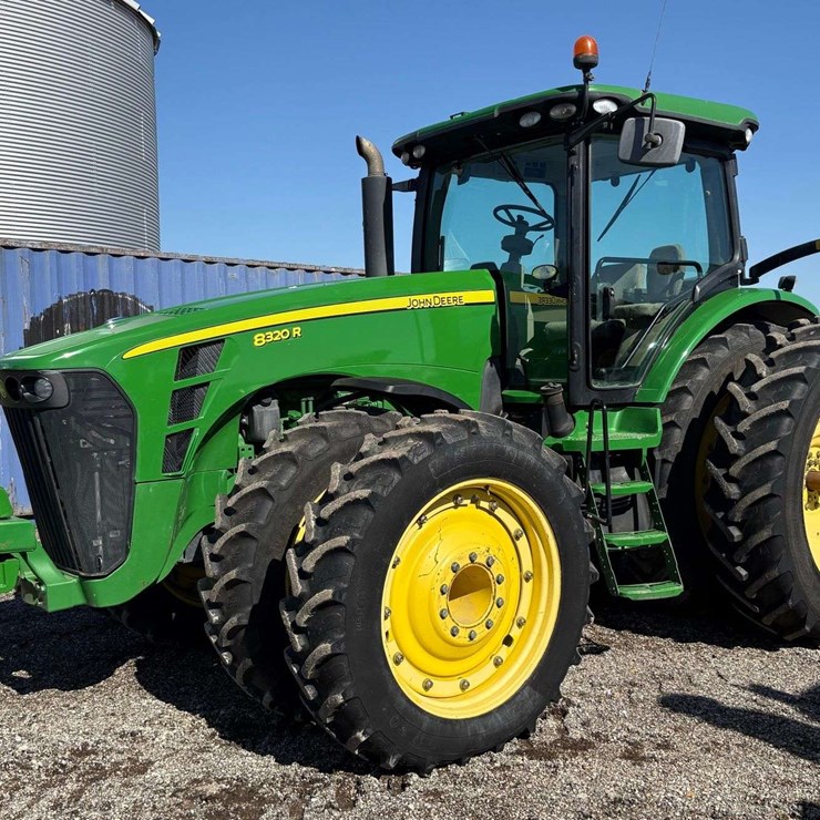 2010 JOHN DEERE 8320R