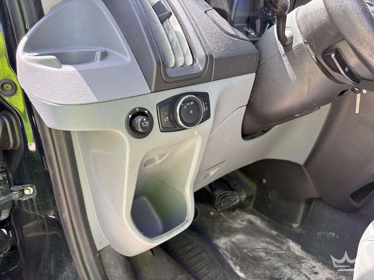 2017-ford-transit-image-24