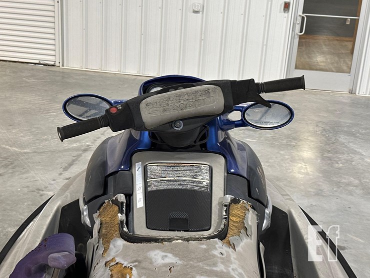 bombardier-sea-doo-gtx-watercraft-image-9