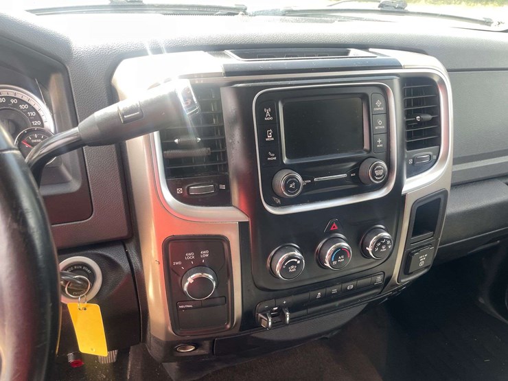 2013-dodge-2500-image-13