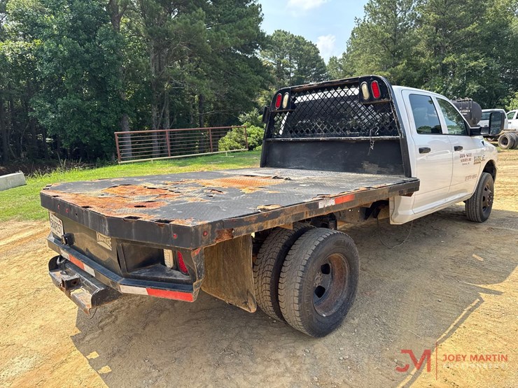 2016-dodge-3500-image-2