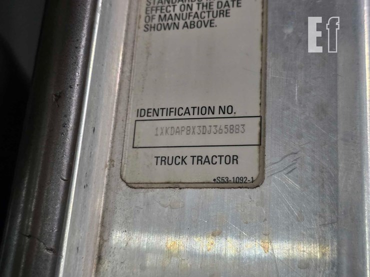 2013-kenworth-t800-image-29