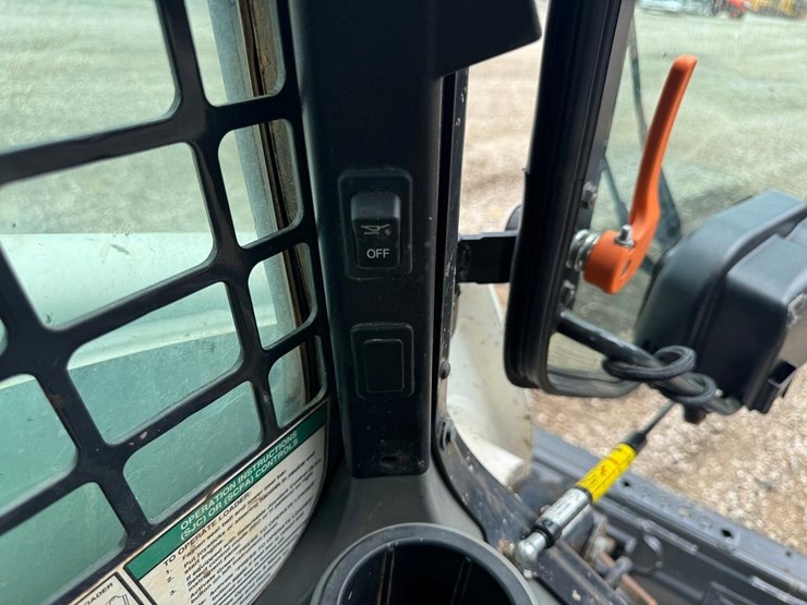 2021-bobcat-t770-image-26