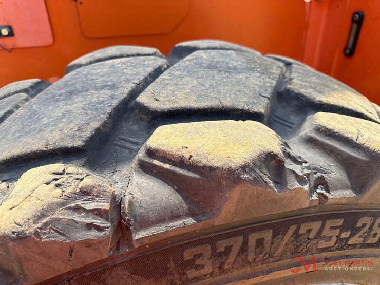 2016-jlg-6042-telehandler-image-14