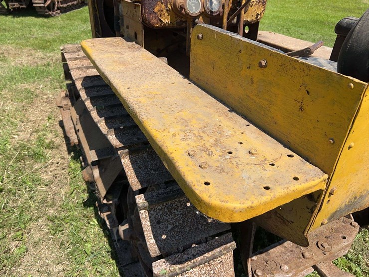 caterpillar-twenty-two-image-28