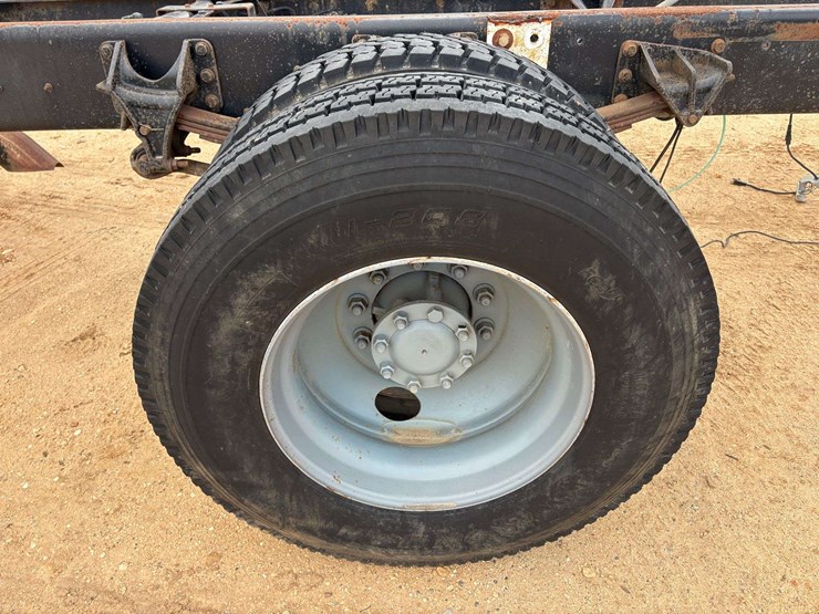 2009-international-durastar-4300-image-8