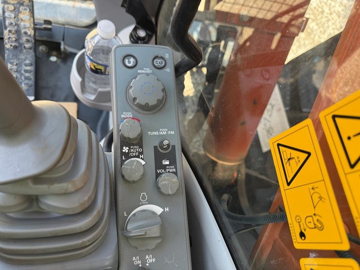 2021-hitachi-zx75us-5b-image-31