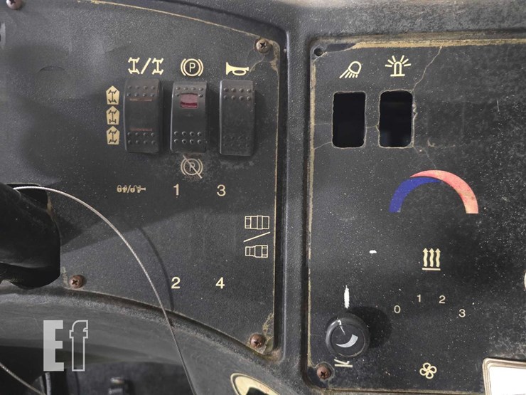 2013-caterpillar-tl1055c-image-17