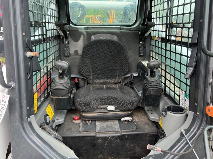 2023-bobcat-t770-image-17