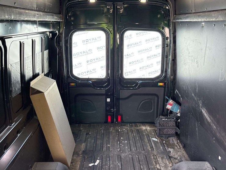 2017-ford-transit-image-12