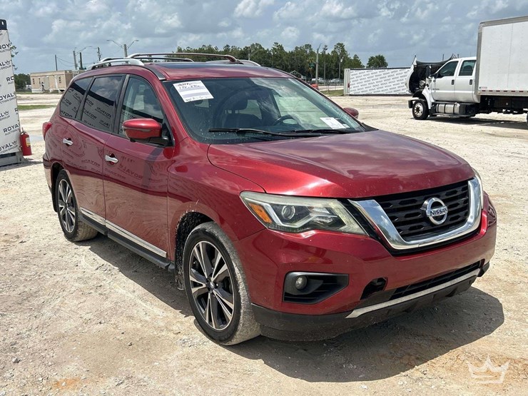 2017-nissan-pathfinder-image-2