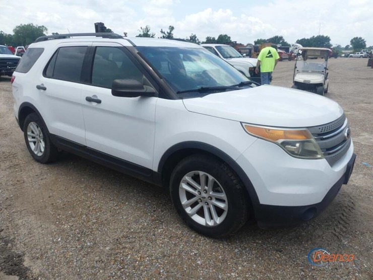 2015-ford-explorer-image-1