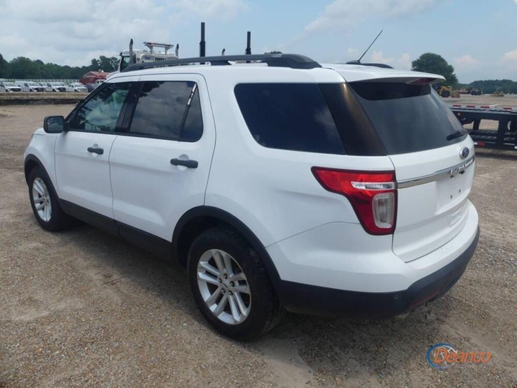 2015-ford-explorer-image-3