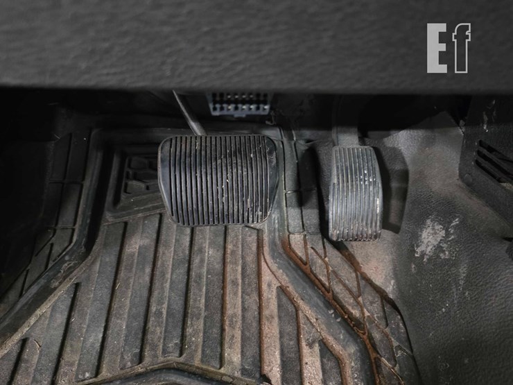 2010-ford-f150-xl-image-11