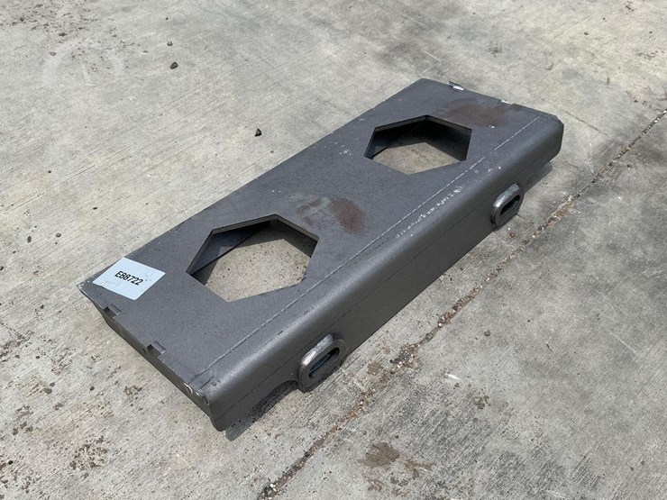 2026-future-ft-s10-mini-skid-steer-mounting-plate-image-2
