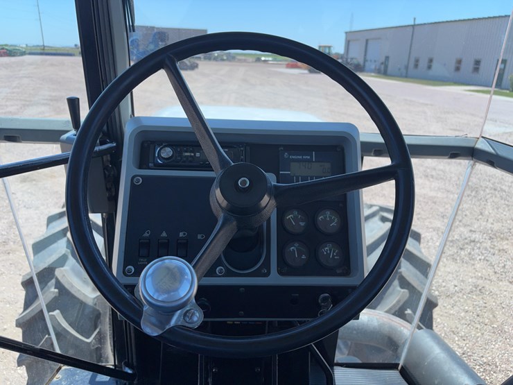 1996-white-6195f-tractor-image-39