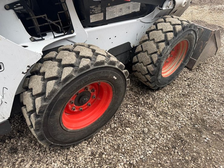 2015-bobcat-s530-image-15