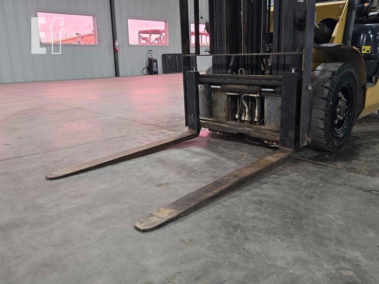 2020-caterpillar-gp25n-image-8