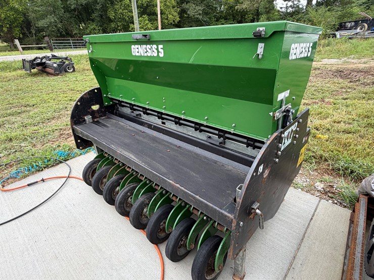 #1101-•-2015-rtp-genesis-5-no-till-drill-image-5