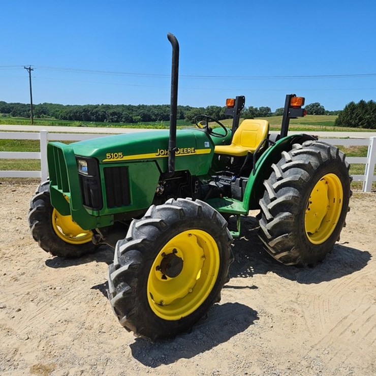 JOHN DEERE 5105
