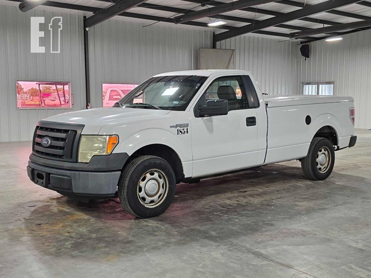 2010-ford-f150-xl-image-1