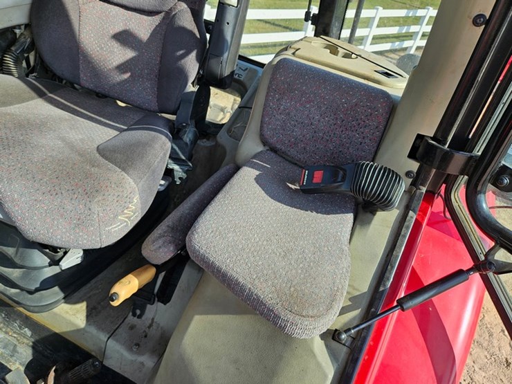 massey-ferguson-7624-image-35